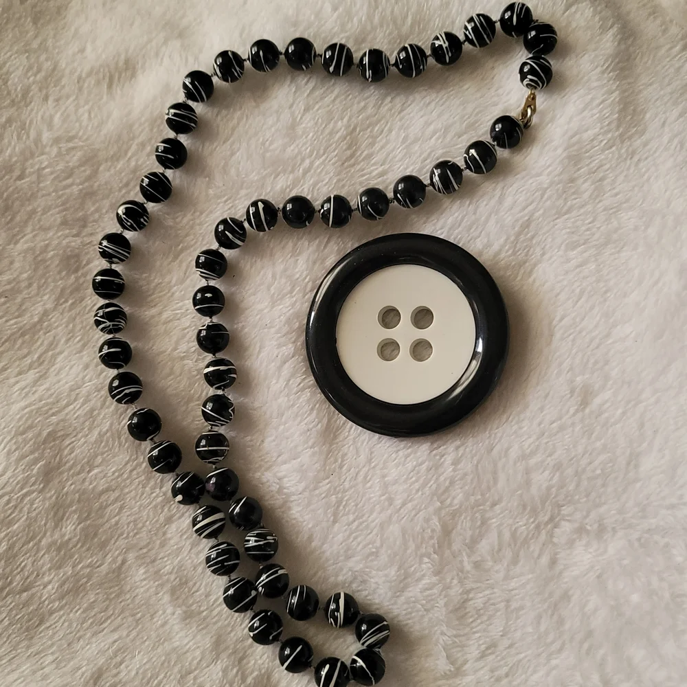 Vintage 80s 90s Black White Bead Necklace Plastic Button Brooch Pin Lot Prop‎